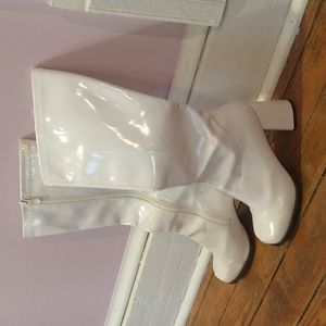 White gogo boots chunky heel